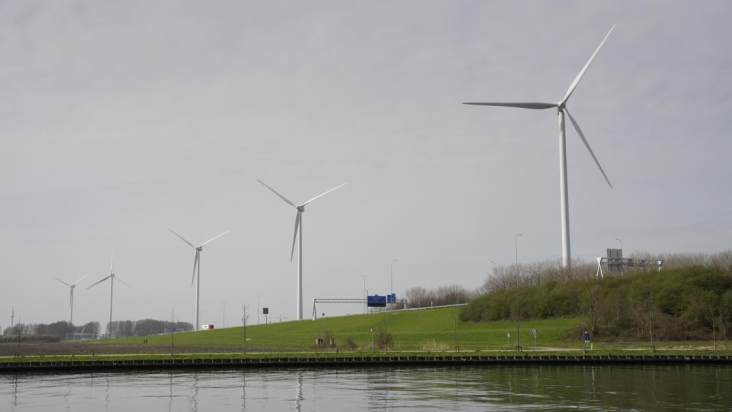 Windmolens langs A27 bij Nieuwegein